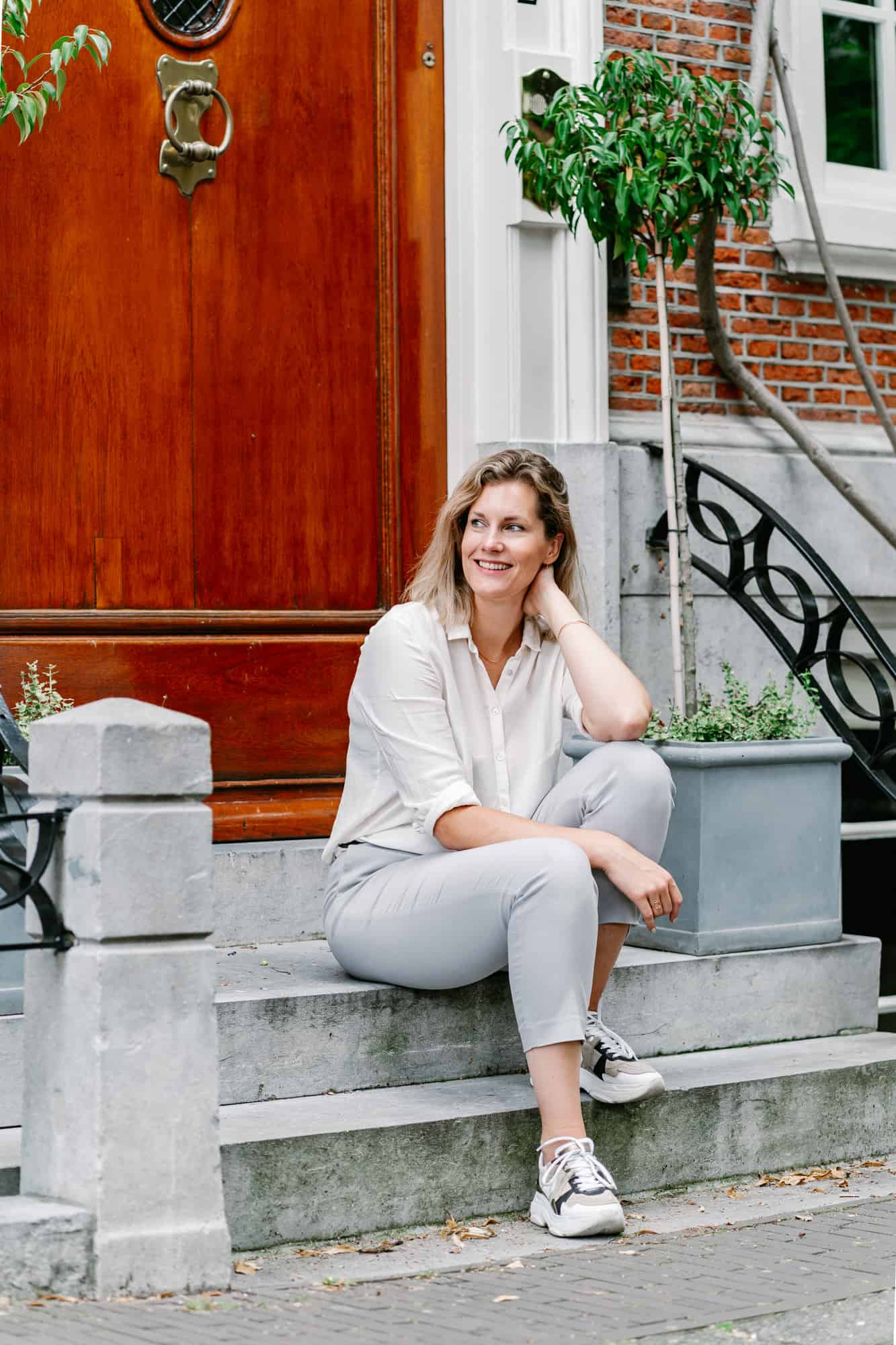 Personal-branding-fotos-en-netwerken-tijdens-de-fotowandeling Netwerk fotowandeling door de stad of de natuur. Tijdens de fotowandeling maken we personal branding foto's van je en kun je sparren en netwerken met like minded vrouwelijke ondernemers.