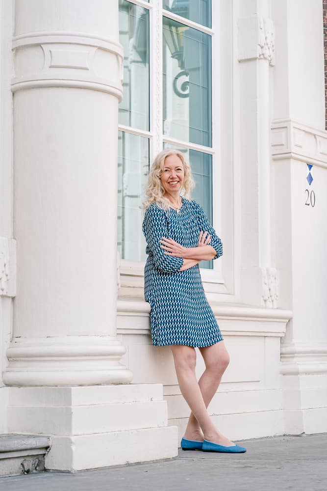Personal-branding-fotos-en-netwerken-tijdens-de-fotowandeling Netwerk fotowandeling door de stad of de natuur. Tijdens de fotowandeling maken we personal branding foto's van je en kun je sparren en netwerken met like minded vrouwelijke ondernemers.
